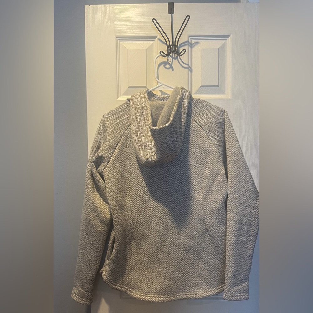 Set of two Great Wolf Lodge Columbia size medium pullovers - Picture 12 of 14